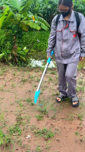 Gậy bón phân inox tay bóp Dụng cụ bón phân tặng kèm balo dệt bằng nhựa PVC siêu xịn