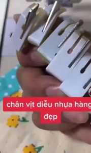 Chân vịt diễu NHỰA SP18 LÁ CHẮN PHẢI TRÁI dùng cho máy may công nghiệp 1 kim(giá 1 cái)
