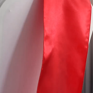 เก้าอี้สีสันสดใสพร้อมโบว์ไทที่ด้านหลังสำหรับโรงแรม งานแต่งงาน งานเลี้ยง ริบบิ้นเก้าอี้ โบว์ไทที่ซักได้