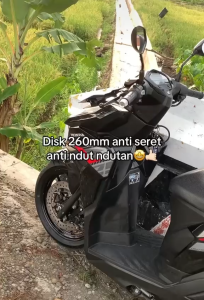 PIRINGAN BEAT CAKRAM DEPAN 260 MM BLACK MODEL TRDRIVE IGAWA SET BRAKET