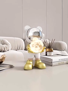 Mô Hình Tượng Đèn Trang Trí Phi Hành Gia Bạc Vàng 27 + Đèn Decor Nhà CửaTượng Phi Hành Gia