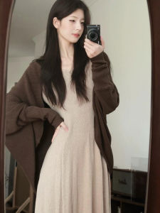 ZHENMANZI | Đầm Knit Tay Dài Ôm Eo Nhẹ Nhàng Elegante