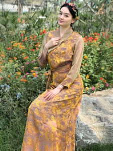 ใหม่ผู้หญิงทิเบตชาติพันธุ์สวมใส่ Splice สีสันเสื้อ Potzel กระโปรงขอบลูกไม้ผ้าไหมน้ําแข็ง Bolara ชาติพันธุ์เสื้อกั๊ก