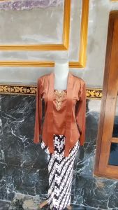 Kebaya Bludru dan Rok Katun Satu Set kebaya + Rok Tebal dan Halus Dewasa free Bros