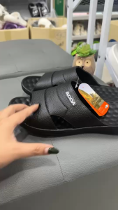 รองเท้าแตะ ADDA รองเท้าผู้ชาย รองเท้าพื้นหนา สี สีดำ Size 7-9 รุ่น 13XOO   (K28)