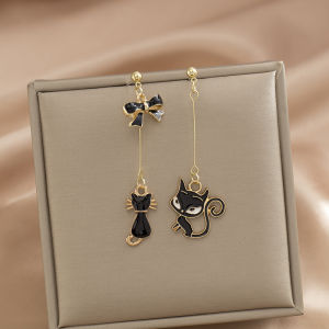 Elegant Black Cat Ear Studs Asymmetric No Piercing Mosquito Coil Tray Ear Clips Fashionable Korean Style Alloy Jewelry