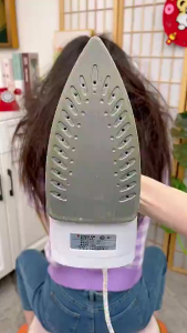 [CS]พร้อมส่ง🚗หวียืดผมไฟฟ้า ปรับอุณภูมิได้ ร้อนเร็วภายใน 10 วินาที หวีไฟฟ้า2in1 ใช้คู่กับผมตรงและหยิก หวีไอออนปกป้องผม