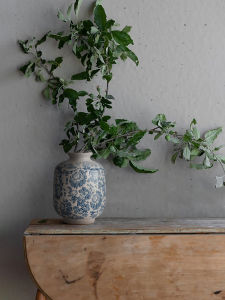 Lugang French Retro Ceramic Flower Vase Blue and White Porcelain Display Piece for Living Room Bedroom Study Desktop Decoration