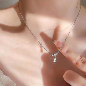 🎀Lacina🎀Flash Diamond Water Drop Necklace Female Light Luxury Niche Design Sense Clavicle Chain Senior Birthday Gift