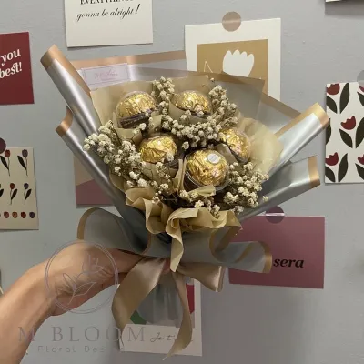 Ferrero bouquet . Chocolate bouquet. Suprais. Gift . Door gift
