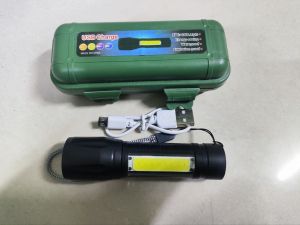 Đèn pin siêu sáng. có zoom gần xa. hàng cao cấp