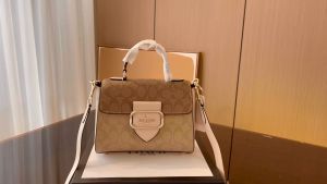 Coach Chestnut Authentic Womens Cross Body & Shoulder Bag with Tote Style - Size 21*16*10.5cm。