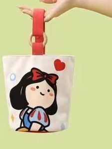 Large Capacity Canvas Bucket Bag Handbag Cartoon Design Picnic Bag Portable Outdoors Fashionable Tote Bag Soft Polyester Lining