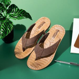 2024 New Mens Leather Thong Slippers Massage Sandals Beach Shoes Anti-slip Trendy Korean Style Breathable Flat Heel Polyurethane Sole