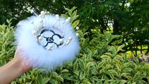 Pajangan Dashboard Mobil Anti Slip Variasi Bulu 15 x 29 cm