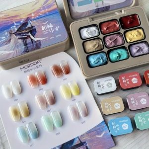 กาวติดเล็บสีต่างๆ 9 สี ยี่ห้อ MORDDA รุ่น Berlin Girl Patting Glue Smudge แบบกระป๋อง สีสันสดใส ความพิกลมสูง ยอดนิยม กึ่งแข็ง เหมาะสำหรับร้านทำเล็บและงาน DIY