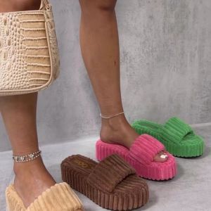 Spring and Autumn New Foreign Trade Plus-size Thick-soled Outer Wear Wool Slippers Womens Fashion Open-toed European and American Flip-flops