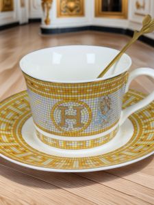 Gold European Style Ceramic Coffee Cup And Plate Set Luxury High End Daily Use Bone China Coffee Cups with Saucers