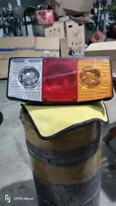 Đèn hậu xe tải (đèn lái) lắp cho xe ben Thaco Foton forland 6 tấn 3 khoang cong kích thước: dài 355 cao 170mm