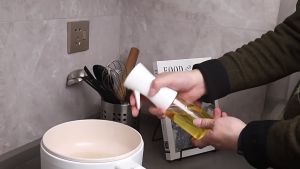 Kaca penyembur minyak  300ml Glass Sprayer Olive Oil Sprayer Oil Bottle Oil Spray Empty Bottle Vinegar Bottle Oil Dispenser Oil Bottle 玻璃喷油瓶