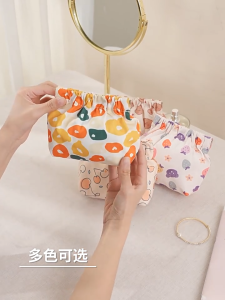 🇸🇬 ReadyStock - [Buy 8 Free 1]Mini Waterproof Make Up Pouch  Storage For Sanitary Pad MakeUp Coins Keys Sanitary Pads Keys Lipstick / Cosmetic Pouch / Make up pouch