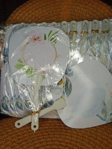 vania souvenir.. cantik.sudah di kemas plastik isi 50 pcs.cocok untuk hadia