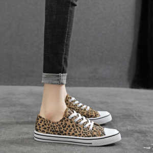 ฤดูใบไม้ผลิ รองเท้าผ้าใบพิมพ์ลายเสือดาวต่ําใหม่ ผู้หญิง สไตล์ลำลอง นักเรียน ทันสมัย รองเท้าเยาวชนขนาดใหญ่แบบสวม