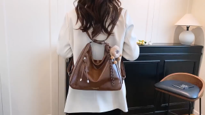 Túi xách nữ đeo chéo đeo kiểu balo thiết kế khóa dọc 1 bên thời trang haidangshop68 342