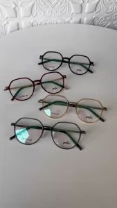 Polin กรอบแว่นสายตา รุ่น V-3019 เนื้อไทเทเนียม เบาทน ไร้สกรู ทรงสวยหรู