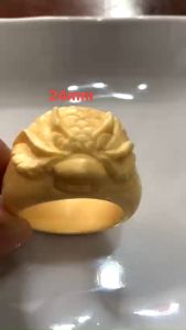 Nhẫn Nam Chạm Đầu Rồng Giả Ngà hay Xương Mỹ Nghệ màu trắng Ni to 24mm Cao 18mm Dầy 5mm Dành Cho Các Anh Nam đeo nhẫn ngón tay cái hay bất kỳ ngón tay nào ni lọt vừa tay là 24mm rẻ vẫn đẹp như thường chỉ có 250k/1 chiếc ạ