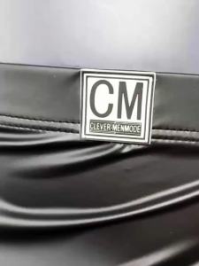 CLEVER-MENMODE Quần Culottes Giả Da Co Giãn Nam Quần Lót Quần Đùi Xẻ Tà Bên Hông