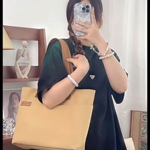 FXSAXUNN กระเป๋าสะพายสุภาพสตรีใหม่ กระเป๋าผ้าใบคุณภาพสูงความจุขนาดใหญ่ กระเป๋าใต้วงแขนสำหรับนักเรียน เหมาะสำหรับของขวัญปีใหม่