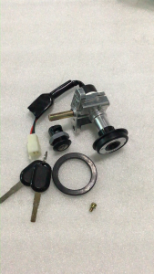 Khoá điện vespa chéo