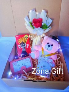 HAMPERS BONEKA Wisuda Ulang tahun