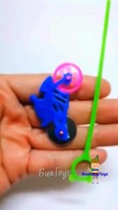 เล่นเด็ก 12 ชิ้น ของ ล้อเหล็ก ดึงสาย 6 ซม. คละ คละแบบ เล็ก รถ 6 ซม. สี มีซ้ำ