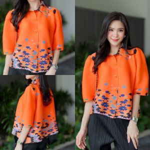 เสื้อแพตเทิร์น คอปก แขนพองนิดๆ  กระดุมสีเดียวกับตัวชุด 🧬🧬 ดีเทล เริ่ดเลอ Perfect  ด้วยการพิมพ์ลาย ดอกจิก ดอกใจ 🍀 เพิ่มดีกรีความงาม ให้ชวนมอง