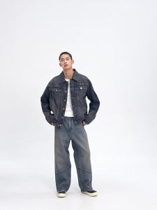CHINISM | Rivet Pleated Stonewashed Distressed Denim Jacket