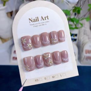 Hand-Painted Chinese Cheongsam French Cats Eye Elegance Enamel Wearable Nails Floral Design Gentle Color Series from China