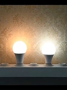 รับประกัน 2 ปี หลอดไฟ LED e27 ขั้วหลอดบับ ไฟ led220v สว่างมาก หลอดไฟปิงปอง5W7W9W13W15W18W24W แสงวอร์ม/แสงขาว มีมอก หลอดไฟขั้วเกลียว