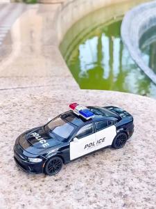 Tỉ Lệ 1:32 Sạc Thu Nhỏ Xe Cảnh Sát Đồ Chơi Mô Hình Có Đèn & Âm Nhạc Lốp Xe Cao Su Giáo Dục Xe Cho Bé Trai Hợp Kim Diecast