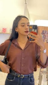 Kemeja Basic Polos Shakila Twill Premium: Kualitas Tinggi & Nyaman