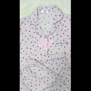 ฝันดี1703# จัดส่งจากประเทศไทย!ผ้าฝ้ายฟองชุดนอน เนื้อนุ่มแขนสั้น+กางเกงขายาวลายสดใสความสะดวกสบายเหมือนอยู่บ้าน Clothing Lady เสื้อผ้า ผู้หญิง