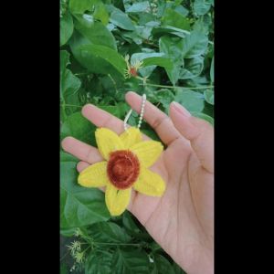 gantungan kunci bunga kawat bulu (pipe cleaner)