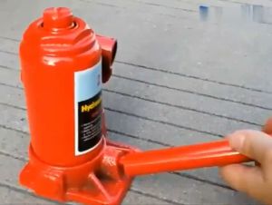 Durable Red Hydraulic Bottle Jack 2T/5T/10T - Manual Transmission Car Lift Tool
