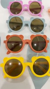 Kacamata Anak Fashion Karakter Telinga Beruang | Kaca Mata Hitam High Quality (Free Bubble Wrap)\r\n\r\n Apa Itu Aksesoris Kacamata Anak?\r\n\r\nAksesoris kacamata anak merupakan item penting yang tidak hanya membantu melindungi mata anak-anak, tetapi juga memberikan gaya dan kepercayaan diri. Dalam artikel ini, kita akan membahas tentang kacamata anak fashion karakter telinga beruang dan kaca mata hitam high quality.\r\n\r\n Mengenal Kacamata Anak Fashion Karakter\r\n\r\nKacamata anak fashion karakter adalah kacamata dengan desain unik yang meniru karakter favorit anak-anak, seperti telinga beruang. Kacamata ini dapat membuat anak merasa lebih percaya diri dan menarik perhatian teman-temannya.\r\n\r\n Kelebihan Kacamata Telinga Beruang\r\n\r\nKacamata telinga beruang memiliki beberapa kelebihan, seperti:\r\n\r\n- Desain yang unik dan menarik, membuat anak merasa lebih percaya diri.\r\n- Kacamata ini terbuat dari bahan plastik yang aman dan nyaman untuk anak-anak.\r\n- Ukuran frame yang sesuai untuk anak-anak, sehingga tidak terlalu besar atau kecil.\r\n\r\n Manfaat Kacamata Anak Berkualitas Tinggi\r\n\r\nKacamata anak berkualitas tinggi memiliki banyak manfaat, seperti:\r\n\r\n- Melindungi mata anak-anak dari sinar UV dan paparan cahaya yang berlebihan.\r\n- Meningkatkan penglihatan anak-anak yang memiliki masalah penglihatan.\r\n- Menyediakan perlindungan ekstra saat bermain atau melakukan aktivitas di luar ruangan.\r\n\r\n Bagaimana Memilih Kacamata Anak yang Tepat?\r\n\r\nMemilih kacamata anak yang tepat memerlukan pertimbangan yang matang. Berikut adalah beberapa hal yang perlu diperhatikan:\r\n\r\n Pertimbangan Desain dan Model\r\n\r\nPertimbangkan desain dan model kacamata yang sesuai dengan selera anak-anak. Kacamata telinga beruang, misalnya, merupakan pilihan yang bagus untuk anak-anak yang suka karakter beruang.\r\n\r\n Membeli Kacamata Anak dengan Bahan Plastik\r\n\r\nPilih kacamata anak yang terbuat dari bahan plastik, karena bahan ini aman dan nyaman untuk anak-anak. Kacamata telinga beruang terbuat dari bahan plastik yang aman dan nyaman untuk anak-anak.\r\n\r\n Memahami Spesifikasi Kacamata Anak\r\n\r\nPahami spesifikasi kacamata anak sebelum membeli, seperti panjang frame, panjang kuil, tinggi lensa, lebar lensa, dan hidung. Kacamata telinga beruang memiliki spesifikasi sebagai berikut:\r\n\r\n- Panjang Frame: 120mm\r\n- Panjang Kuil: Tidak disebutkan\r\n- Tinggi Lensa: 50mm\r\n- Lebar Lensa: 40mm\r\n- Hidung: 20mm\r\n\r\n Bagaimana Menggunakan Kacamata Anak Fashion Karakter Telinga Beruang?\r\n\r\nBerikut adalah beberapa tips tentang cara menggunakan kacamata anak fashion karakter telinga beruang dengan benar:\r\n\r\n Cara Memakai Kacamata Telinga Beruang dengan Benar\r\n\r\nUntuk memakai kacamata telinga beruang dengan benar, pastikan frame kacamata pas dengan wajah anak-anak dan lensa kacamata tidak bergeser saat anak bergerak.\r\n\r\n Tips Merawat Kacamata Anak Berkualitas Tinggi\r\n\r\nUntuk merawat kacamata anak berkualitas tinggi, pastikan untuk membersihkannya secara teratur dan menyimpannya di tempat yang aman saat tidak digunakan.\r\n\r\n Membeli Paket Kacamata Anak dengan Free Bubble Wrap\r\n\r\nKacamata anak fashion karakter telinga beruang tersedia dalam paket yang dilengkapi dengan free bubble wrap untuk melindungi kacamata saat dikirim.\r\n\r\n Apa Saja Kelebihan Kacamata Hitam High Quality?\r\n\r\nBerikut adalah beberapa kelebihan dari kaca mata hitam high quality:\r\n\r\n Kualitas Lensa Kaca Mata Hitam\r\n\r\nKaca mata hitam high quality memiliki lensa dengan kualitas tinggi yang dapat melindungi mata dari sinar UV dan paparan cahaya yang berlebihan.\r\n\r\n Keunggulan Bingkai Kacamata Hitam\r\n\r\nBingkai kacamata hitam high quality terbuat dari bahan yang aman dan nyaman untuk anak-anak, serta memiliki desain yang modern dan stylish.\r\n\r\n Garansi dan Layanan Purna Jual untuk Kacamata Hitam\r\n\r\nKaca mata hitam high quality dilengkapi dengan garansi dan layanan purna jual yang baik untuk memastikan kepuasan pelanggan.\r\n\r\n**DESKRIPSI:**\r\nKEMASAN PLASTIK\r\nJenis kelamin Laki-laki Perempuan\r\nBahan Bingkai: Plastik\r\nPanjang Bingkai: 120mm\r\nPanjang Kuil: Tidak disebutkan\r\nTinggi Lensa: 50MM\r\nLebar Lensa: 40mm\r\nHidung: 20mm