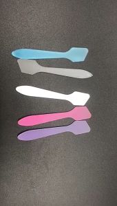 🇲🇾 1pcs Cosmetic Tools Durable Mask Scraper Mask Stick Spatulas DIY Mud Tools Plastic Lady Makeup Tools Mixing Spoon