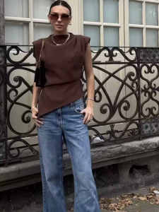 Womens Hooded Pleated Sleeveless Vest Casual Comfortable Foldover Neck Design Summer Fashion Ladies Tank Top in China