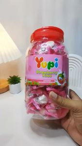 Permen Yupi Strawberry Kiss Toples Viral