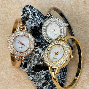 Diamond-Embellished Round-Head Bracelet Watch for Women with Light Luxe Charm