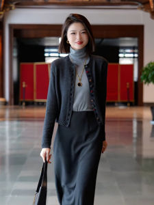 Stylish Knitted Open Cardigan Womens Outerwear Fall Season American High-End Simple Unique Top Fashionable Anti-Aging